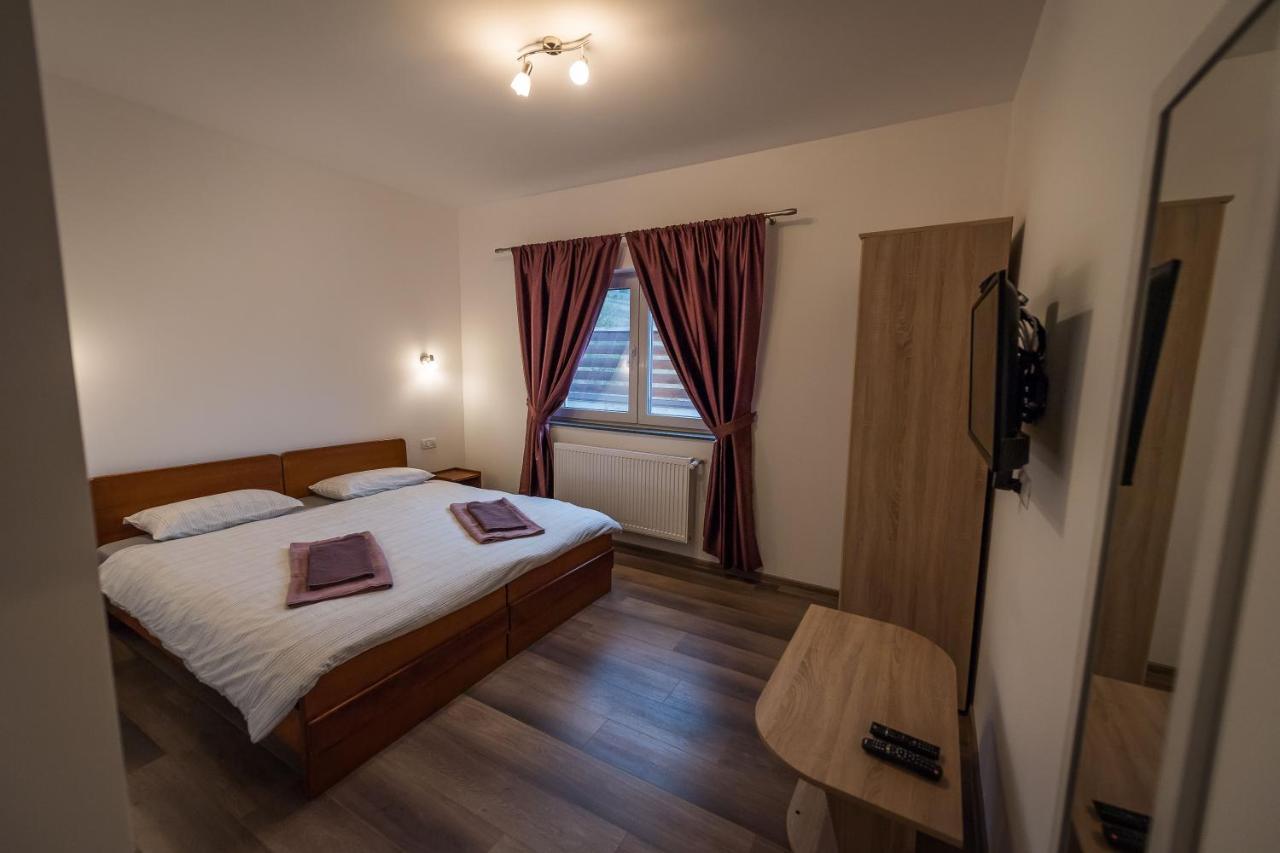 Pensiunea Giulia Home Dezmir Exterior photo