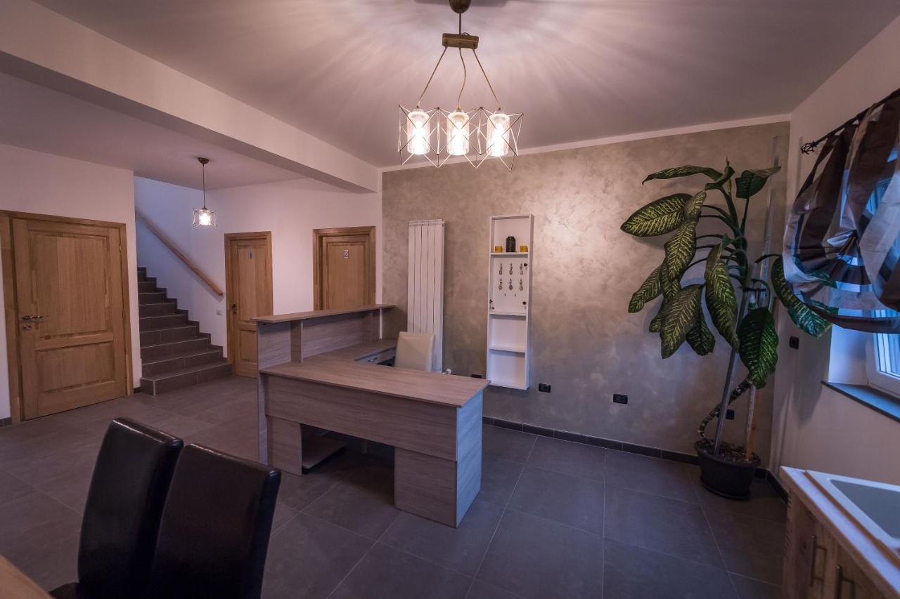 Pensiunea Giulia Home Dezmir Exterior photo