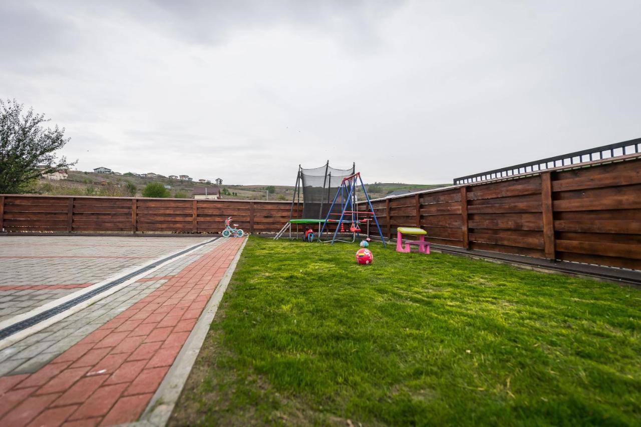 Pensiunea Giulia Home Dezmir Exterior photo