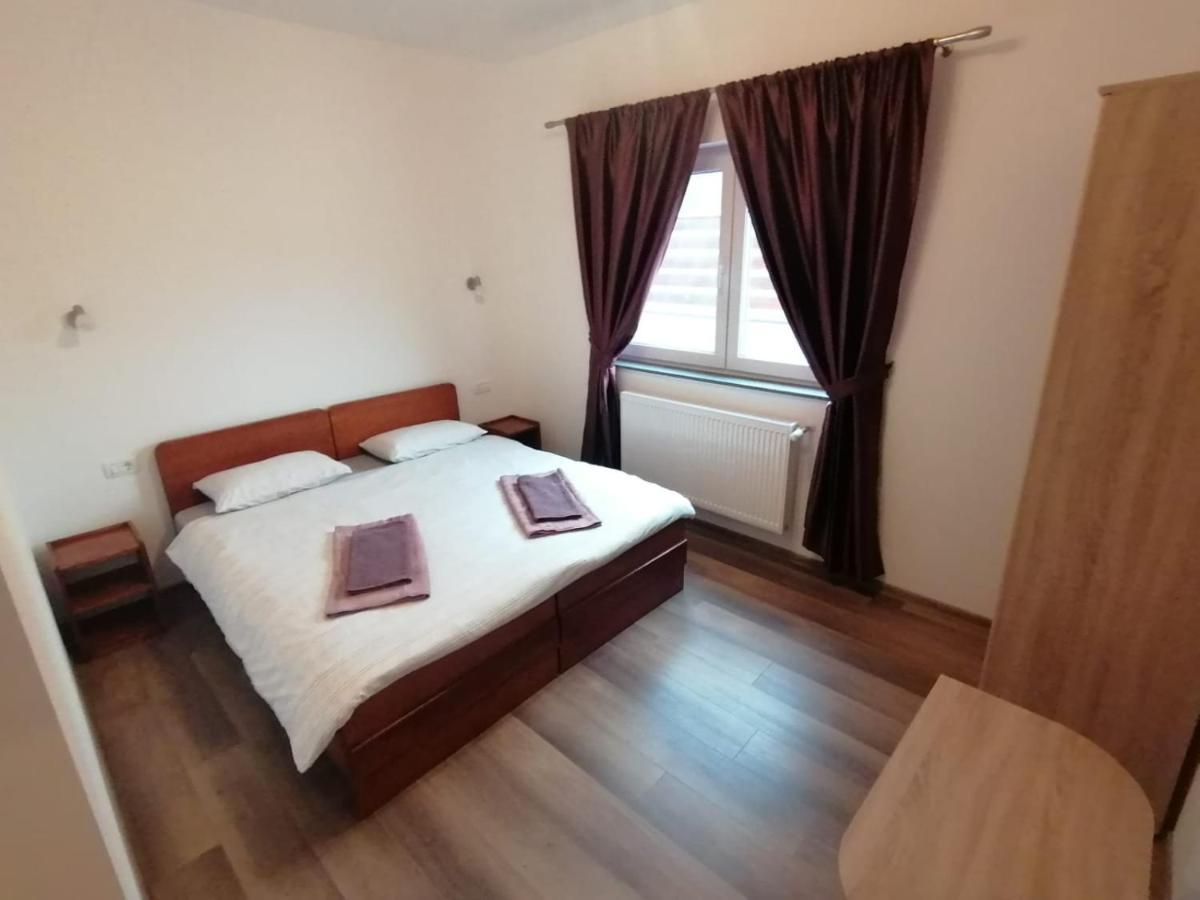 Pensiunea Giulia Home Dezmir Exterior photo