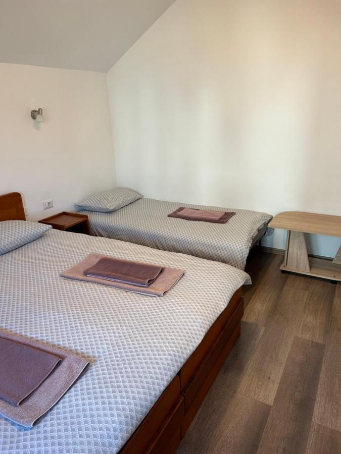 Pensiunea Giulia Home Dezmir Exterior photo